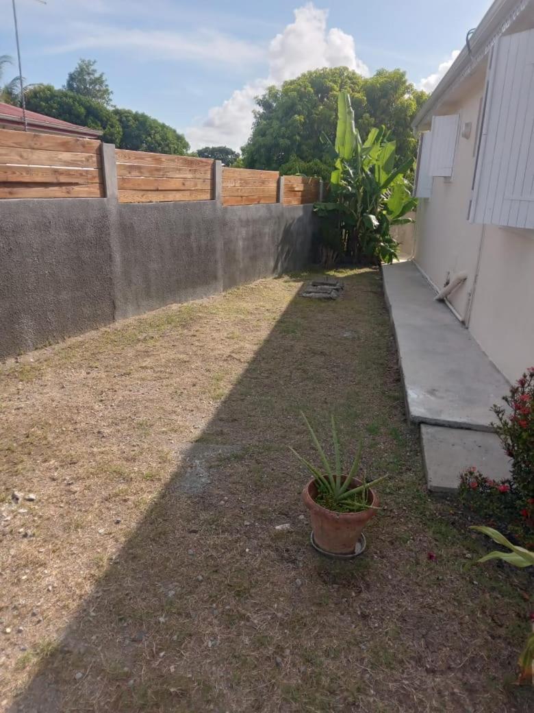 Locations Saisonnieres Sainte-Anne (Grande-Terre) Exterior foto
